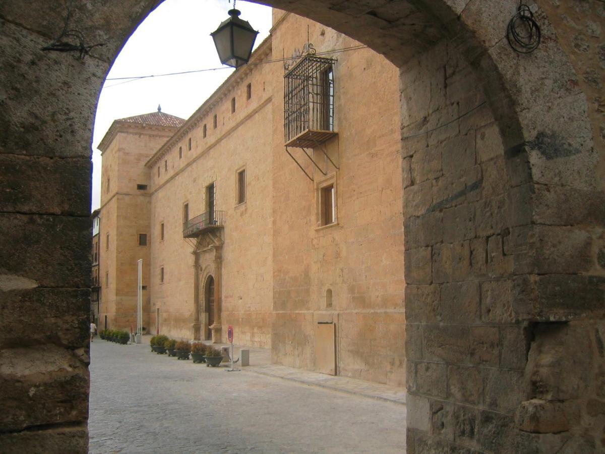 Hostal Rural Moratín Pastrana Exterior foto