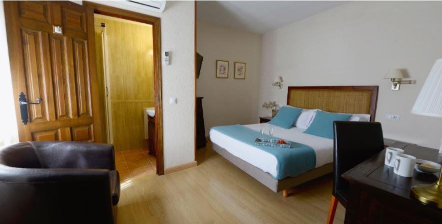 Hostal Rural Moratín Pastrana Exterior foto